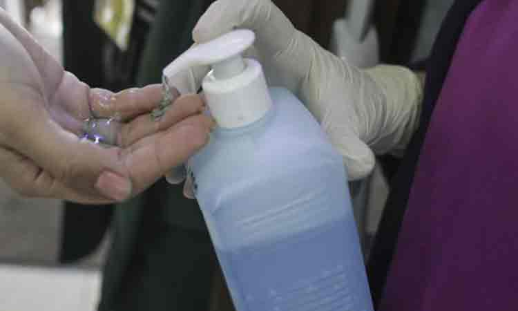 Farmec incepe productia a doua noi produse igienizante pentru maini, pe baza de alcool 70%