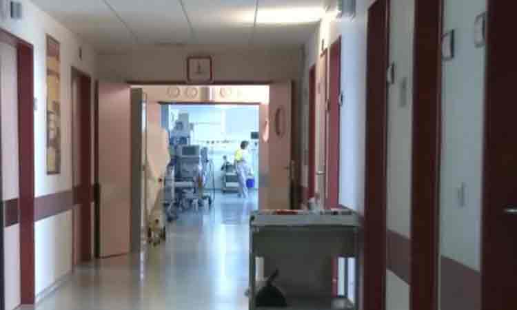 Haos in sistemul medical din Romania. Opt medici demisioneaza de la Spitalul Judetean Arad, iar peste 80 de angajati si-au luat concediu medical