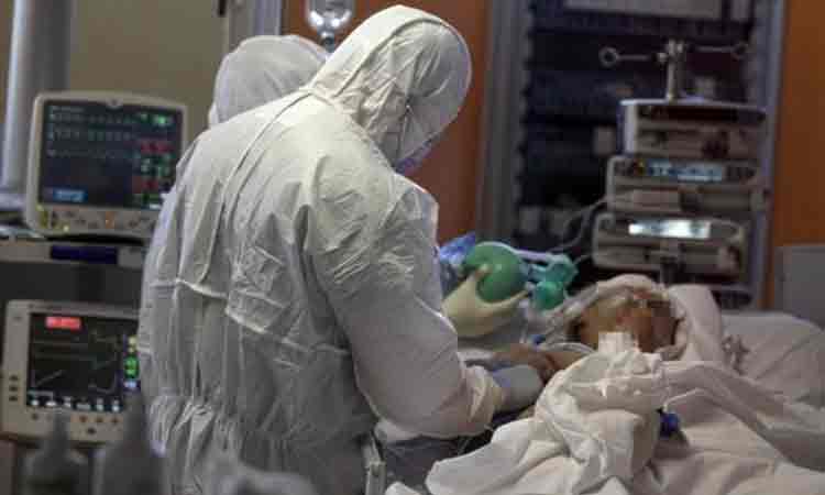 Trei noi decese provocate de coronavirus in Romania. Doua dintre victime nu au avut contact cunoscut cu o persoana confirmata si nu au istoric de calatorie. Complicatii pentru 2 persoane