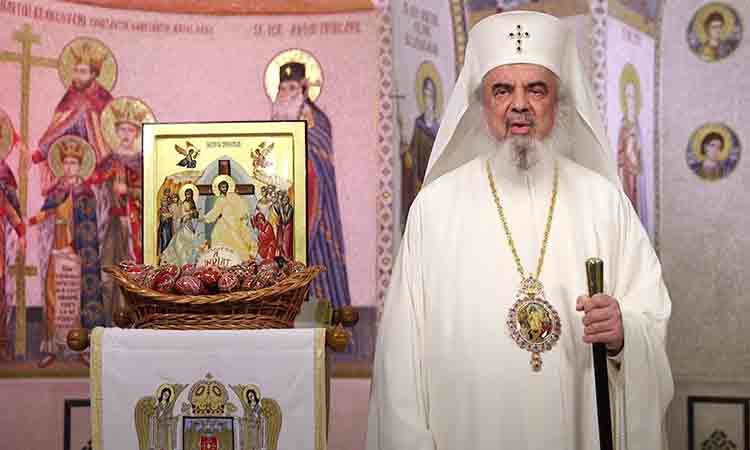 VIDEO Patriarhul Daniel: “Biserica sufera mult deoarece slujitorii ei nu se pot ruga impreuna in acelasi lacas de cult cu credinciosii”