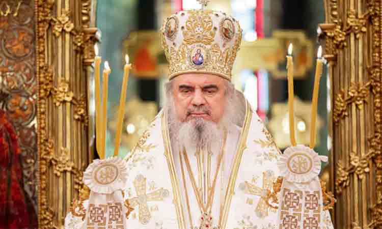 Prima reactie a Patriarhiei Romane dupa ce Iohannis a cerut sa se revina asupra “asa-zisului acord cu MAI”. Ce spun reprezentantii Bisericii despre distribuirea Luminii Sfinte