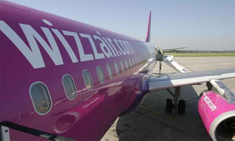 Protocoale noi Wizz Air: Pasagerii obligati sa poarte masti in timpul zborurilor