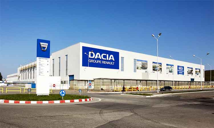 Uzina Dacia anunta ca reia progresiv activitatea
