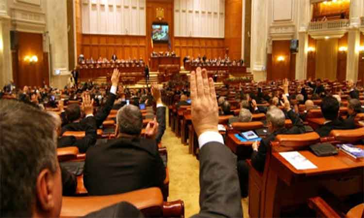 Parlamentarii vor vota joi decretul lui Iohannis pentru prelungirea starii de urgenta