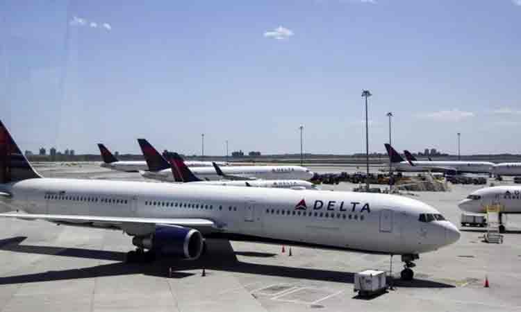 500 de angajati ai companiei aeriene Delta, infectati cu noul virus, 10 decedati