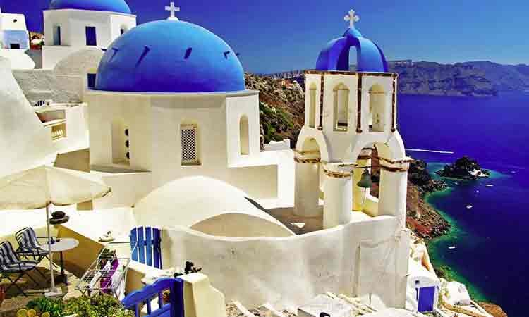 Grecia isi inchide granitele. Ce turisti nu mai trec de vama
