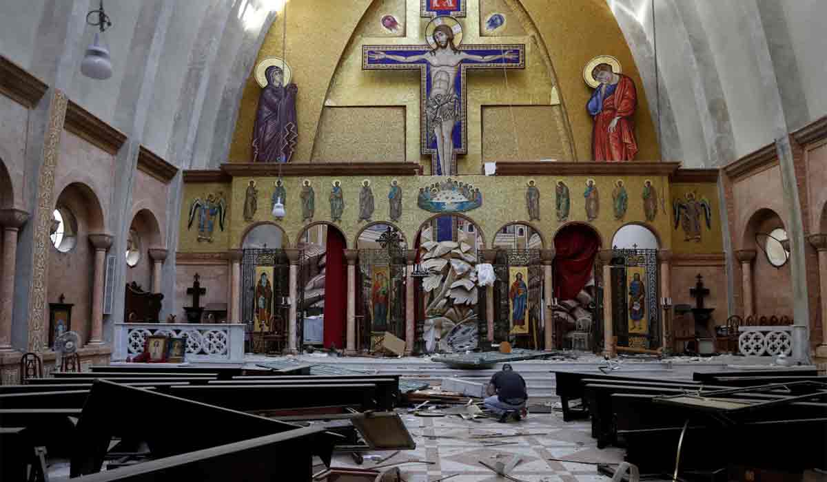 Supravietuirea altarului Bisericii Ortodoxe din Beirut aduce speranta. Imaginile exploziei