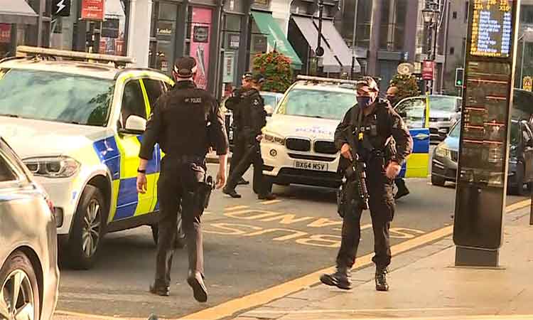 O persoana a decedat si alte 7 au fost ranite in urma injunghierilor in Birmingham