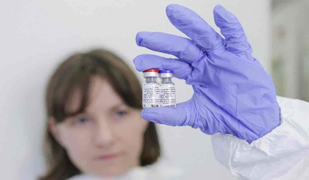Rusia a inceput testarea vaccinului impotriva Covid-19. 40.000 de locuitori au fost deja vaccinati