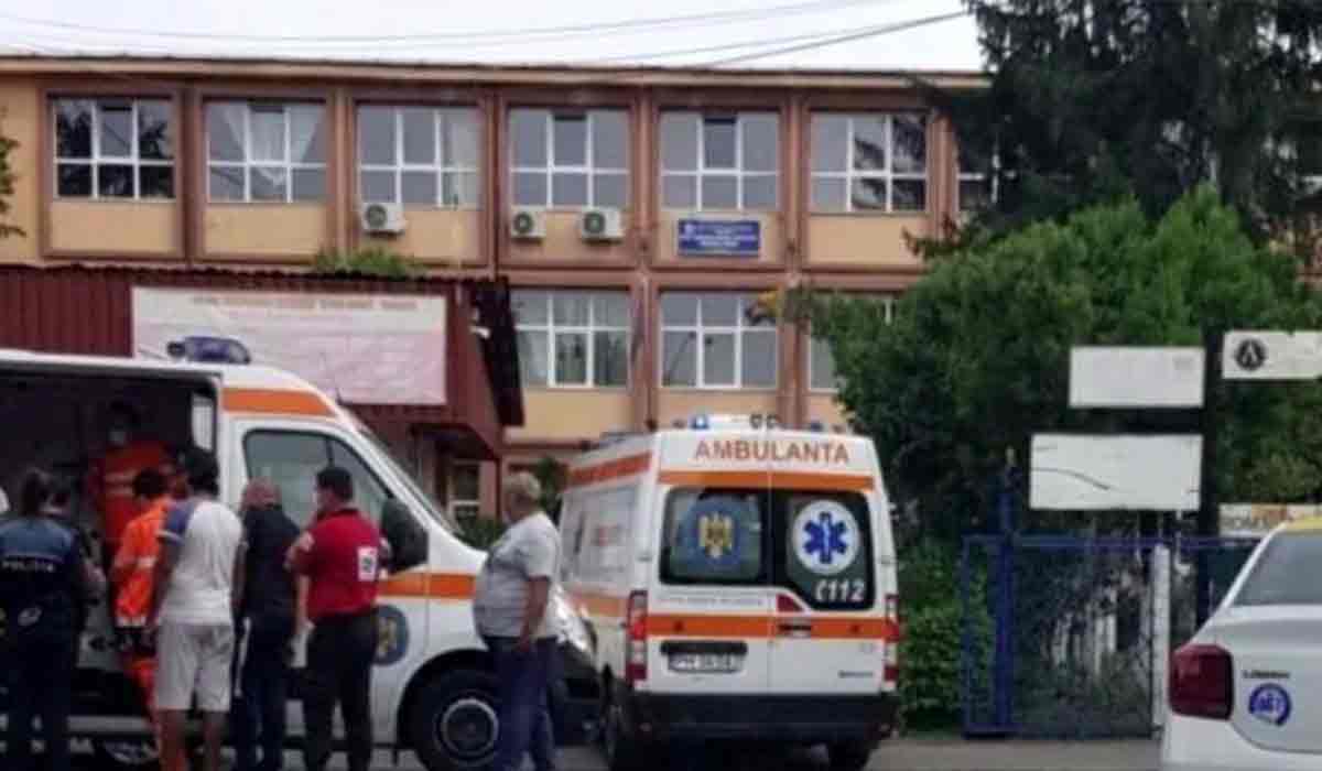 Doi adolescenti au fost impuscati in cap, in fata unui liceu din Ploiesti