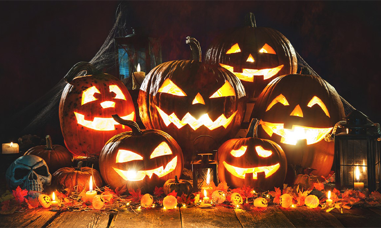 Halloween – Festivalul fantomelor. Sarbatoarea lunii octombrie