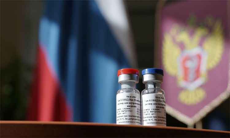 Concurenta intre vaccinuri. Rusia sustine ca Sputnik V este mai bun decat Pfizer