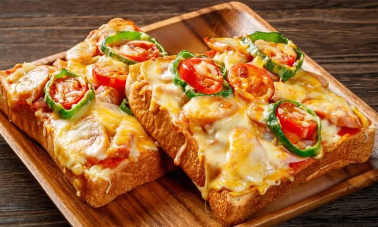Pizza toast – reteta rapida pentru o cina gustoasa si satioasa