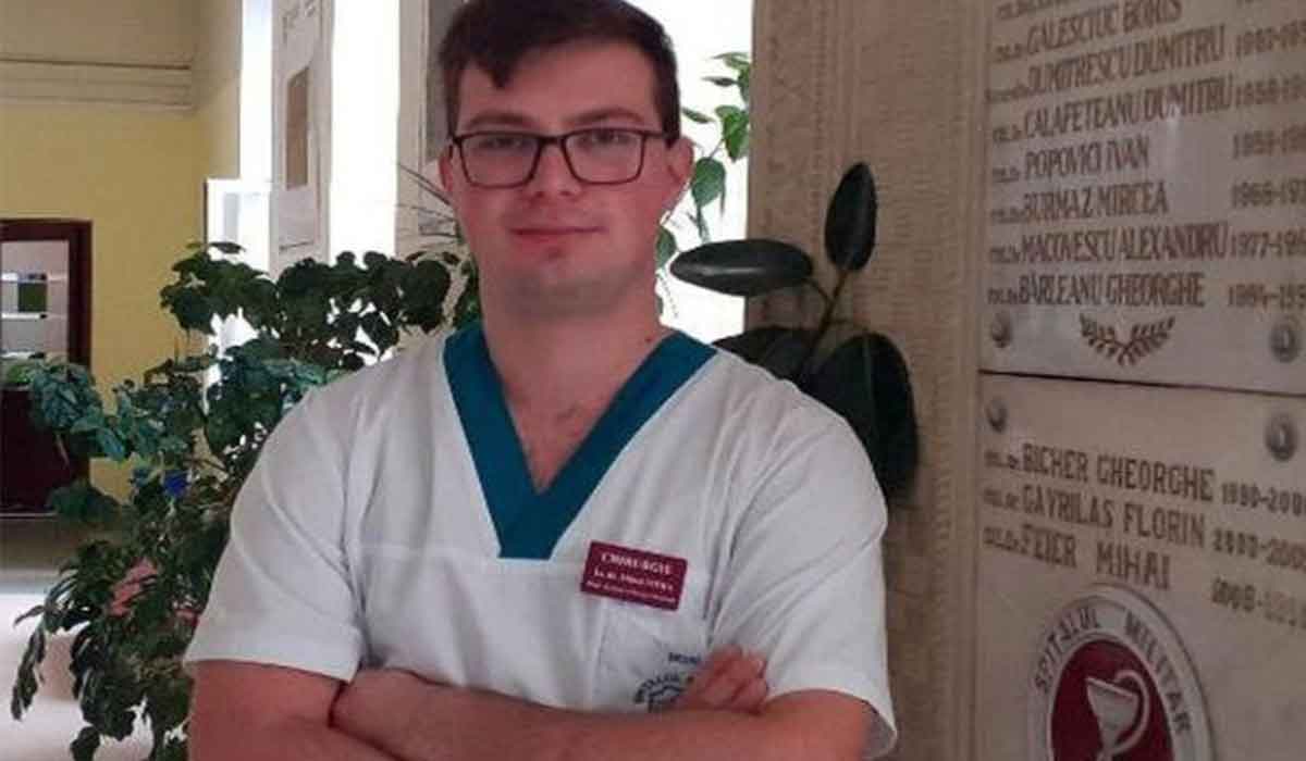 Un tanar locotenent din Alba Iulia, medic rezident cu rezultate extraordinare, la Spitalul Clinic Militar de Urgenta “Dr. Constantin Papilian” din Cluj-Napoca