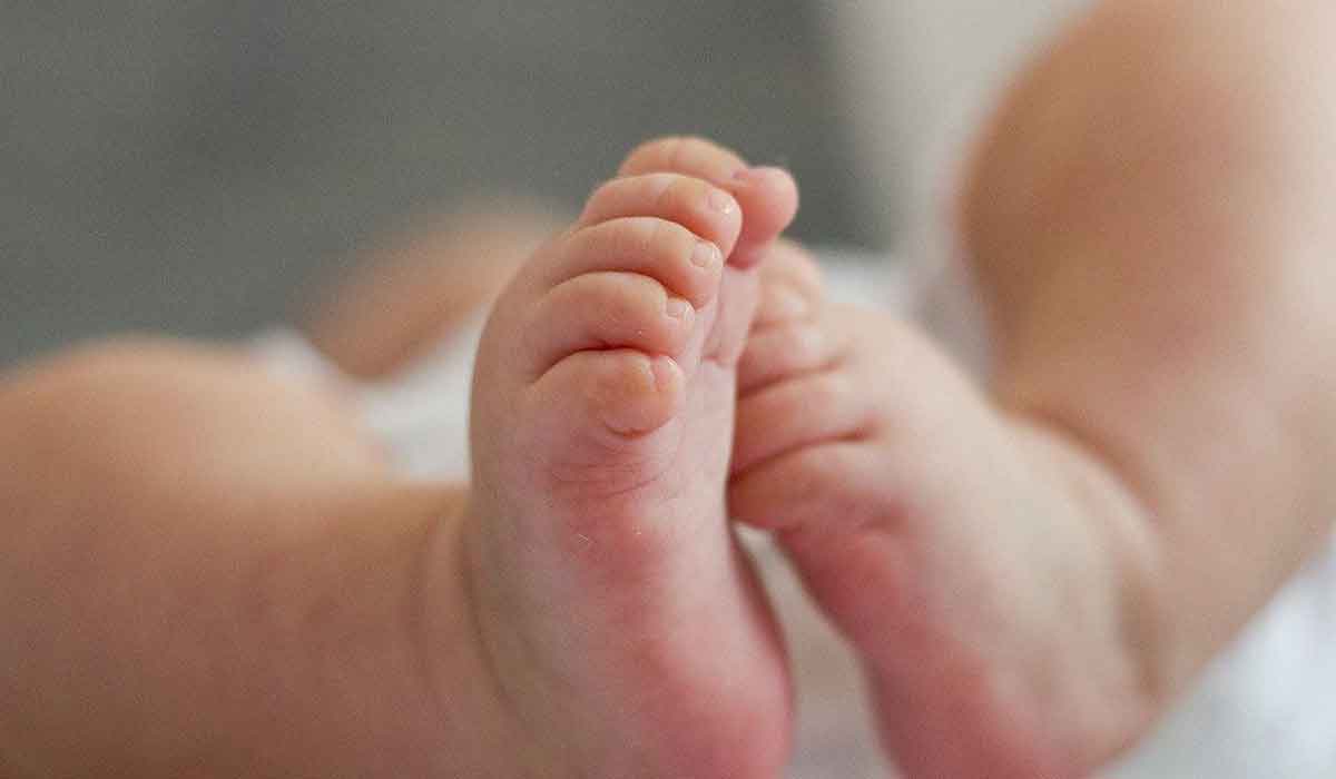 Un bebelus cu doua capete a fost nascut intr-un spital din Bucuresti!