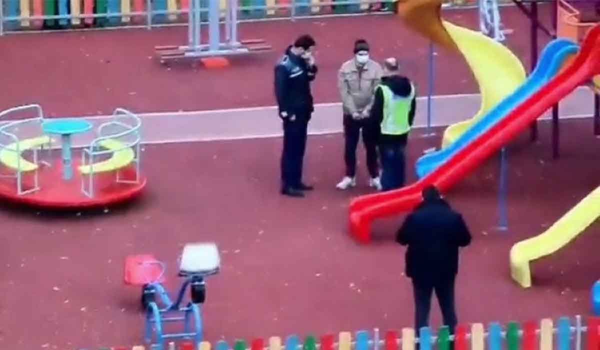 Decizia luata de magistrati in cazul barbatului care a dat de pamant cu un copil intr-un parc de joaca din Hunedoara