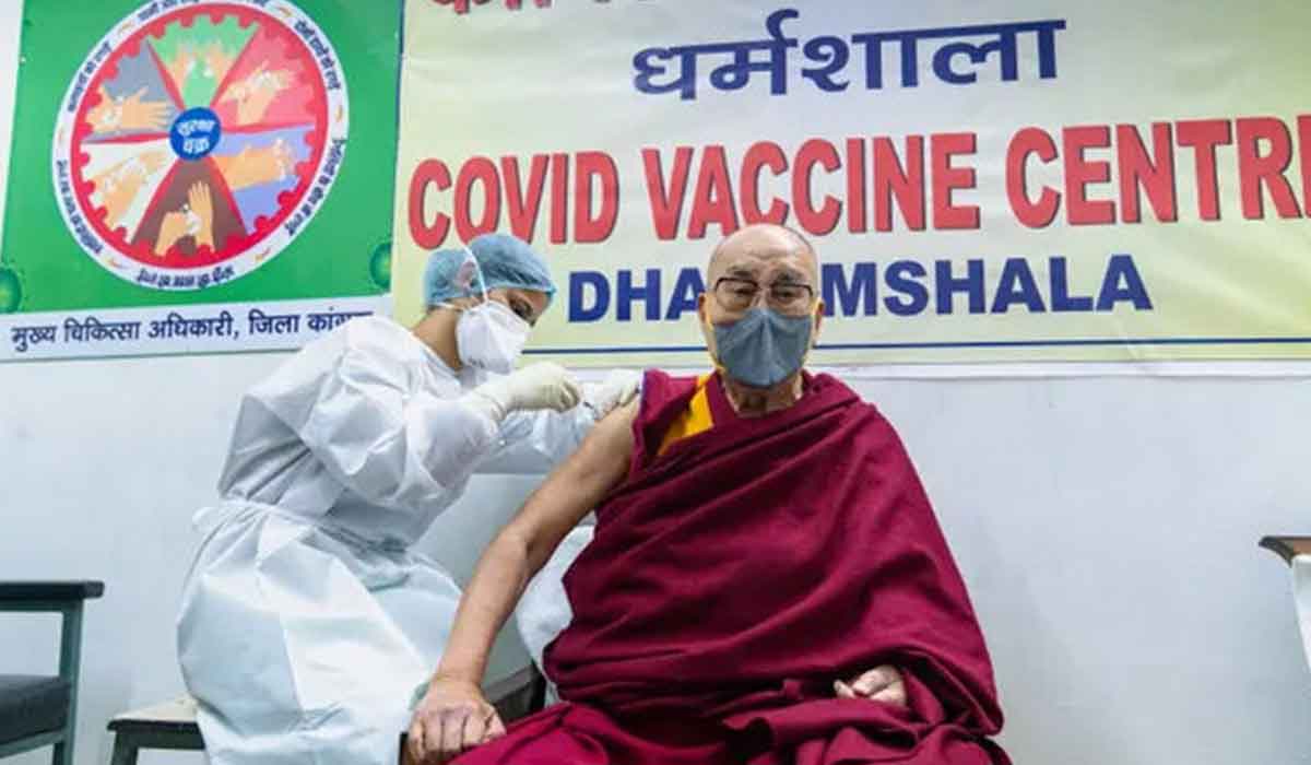 Dalai Lama a primit prima doza de vaccin impotriva COVID