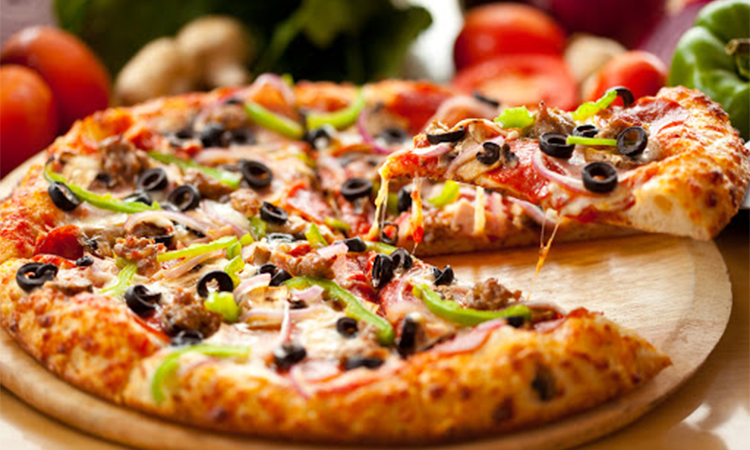 Cine a inventat pizza?