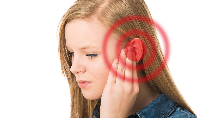 De ce imi tiuie urechile