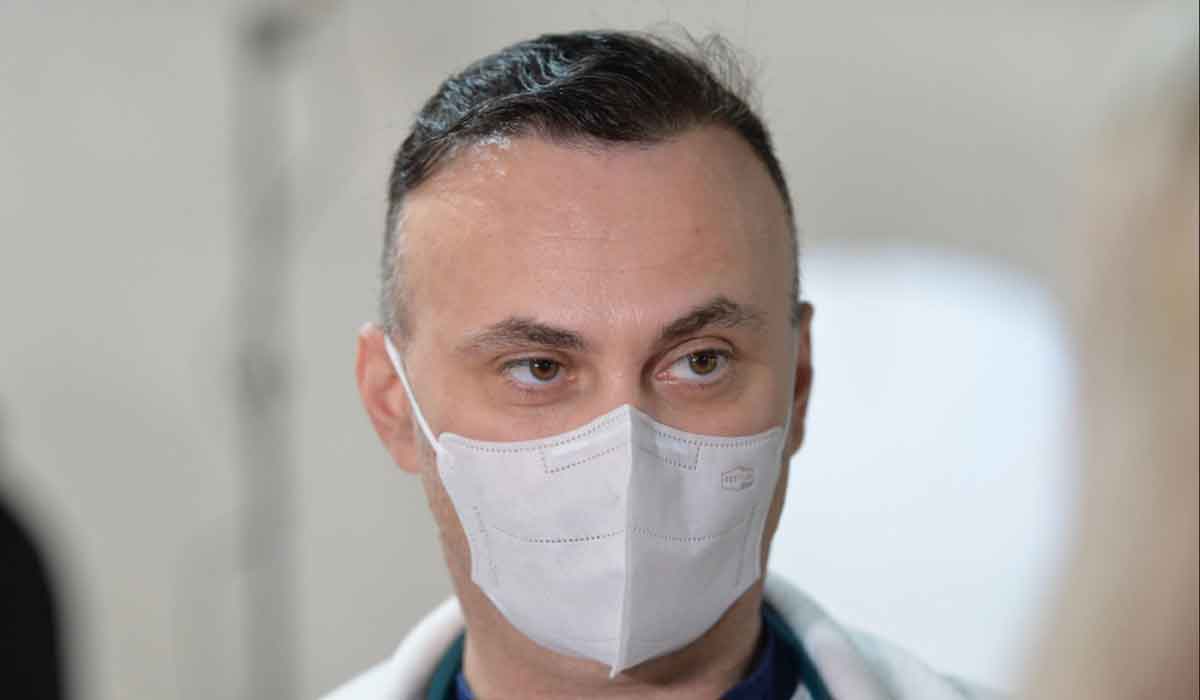 Medicul Adrian Marinescu, anunt despre despre renuntarea la masca