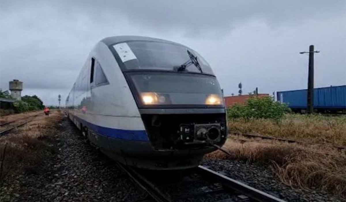 Clipe de cosmar. Un tren Bucuresti-Craiova a ramas fara frane: “A trecut dintr-o locomotiva in alta, ca sa poata sa ne salveze.”
