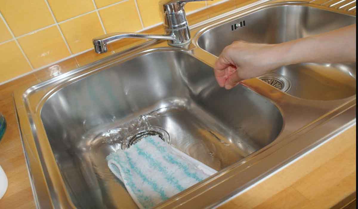 Cum se curata o chiuveta din otel inoxidabil cu bicarbonat de sodiu
