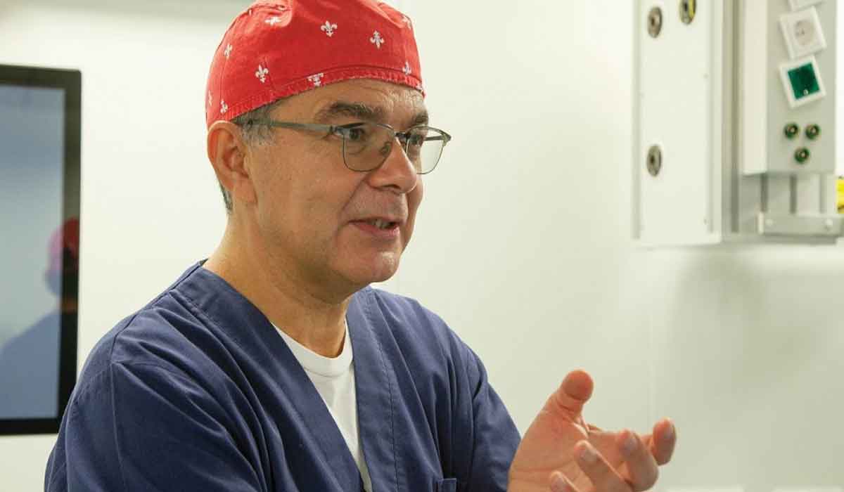 Dr. Alexandru Blidaru: „Cel mai frecvent prim simptom al cancerului de san”