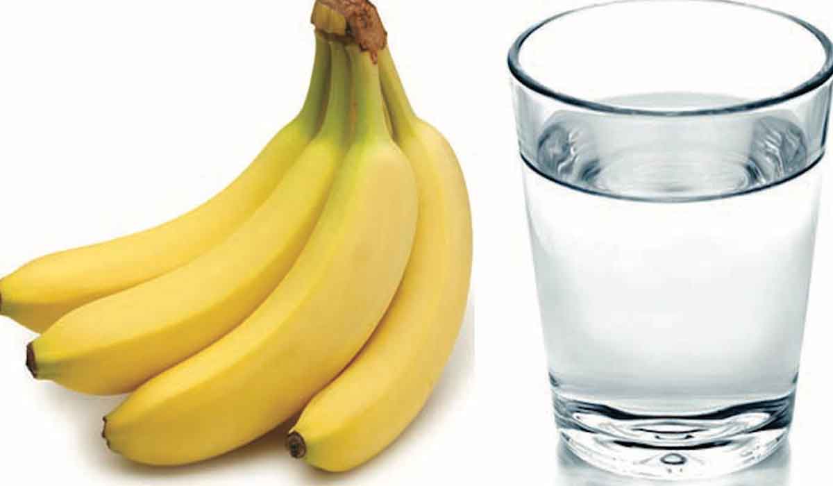 Mananca o banana si bea un pahar cu apa calduta dimineata si urmareste ce se intampla cu corpul tau