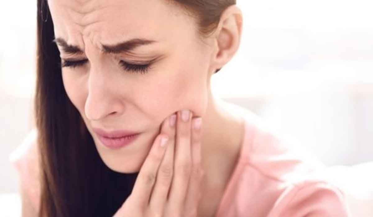 7 remedii naturale care pot ajuta la ameliorarea durerilor de dinti