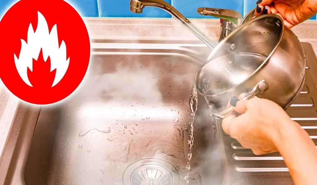 De ce instalatorii sfatuiesc sa nu turnati apa fierbinte in chiuveta?