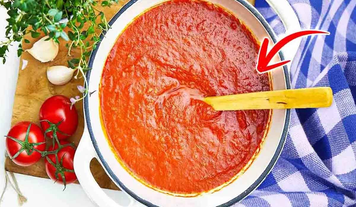 Cum se face un sos de rosii gustos? Adaugati acest ingredient uimitor